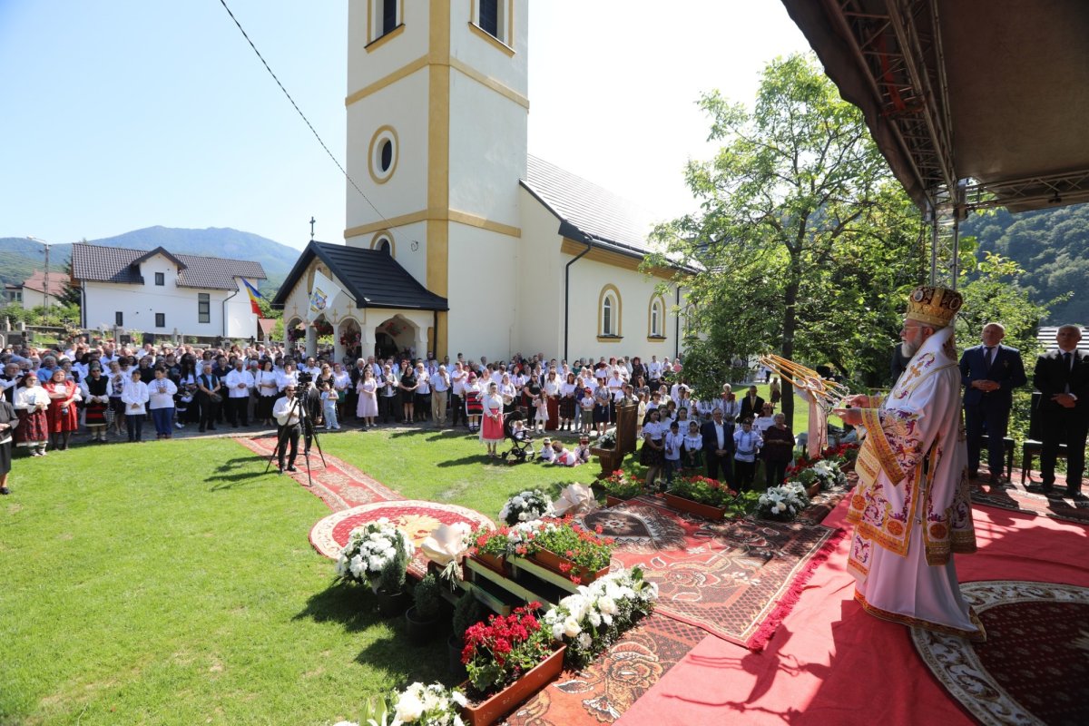 Târnosirea bisericii din cartierul Ferneziu, municipiul Baia Mare 334821