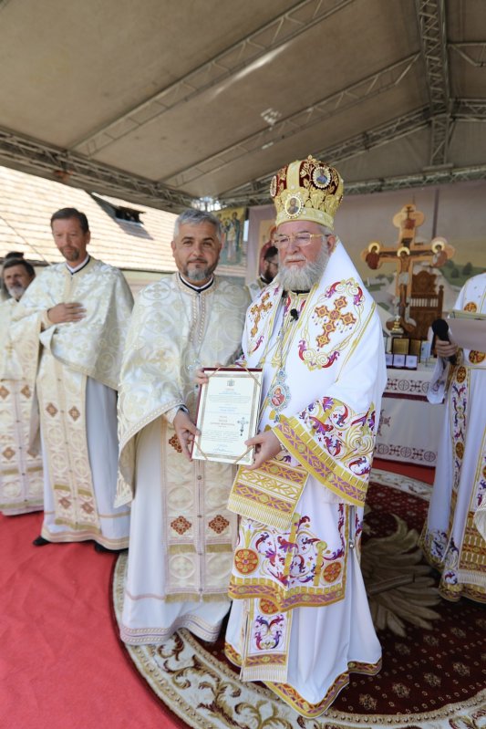 Târnosirea bisericii din cartierul Ferneziu, municipiul Baia Mare 334822