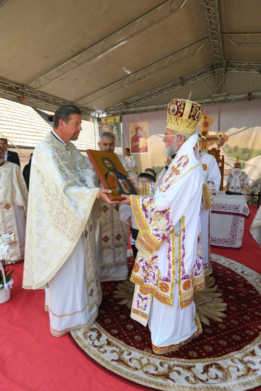 Târnosirea bisericii din cartierul Ferneziu, municipiul Baia Mare 334823