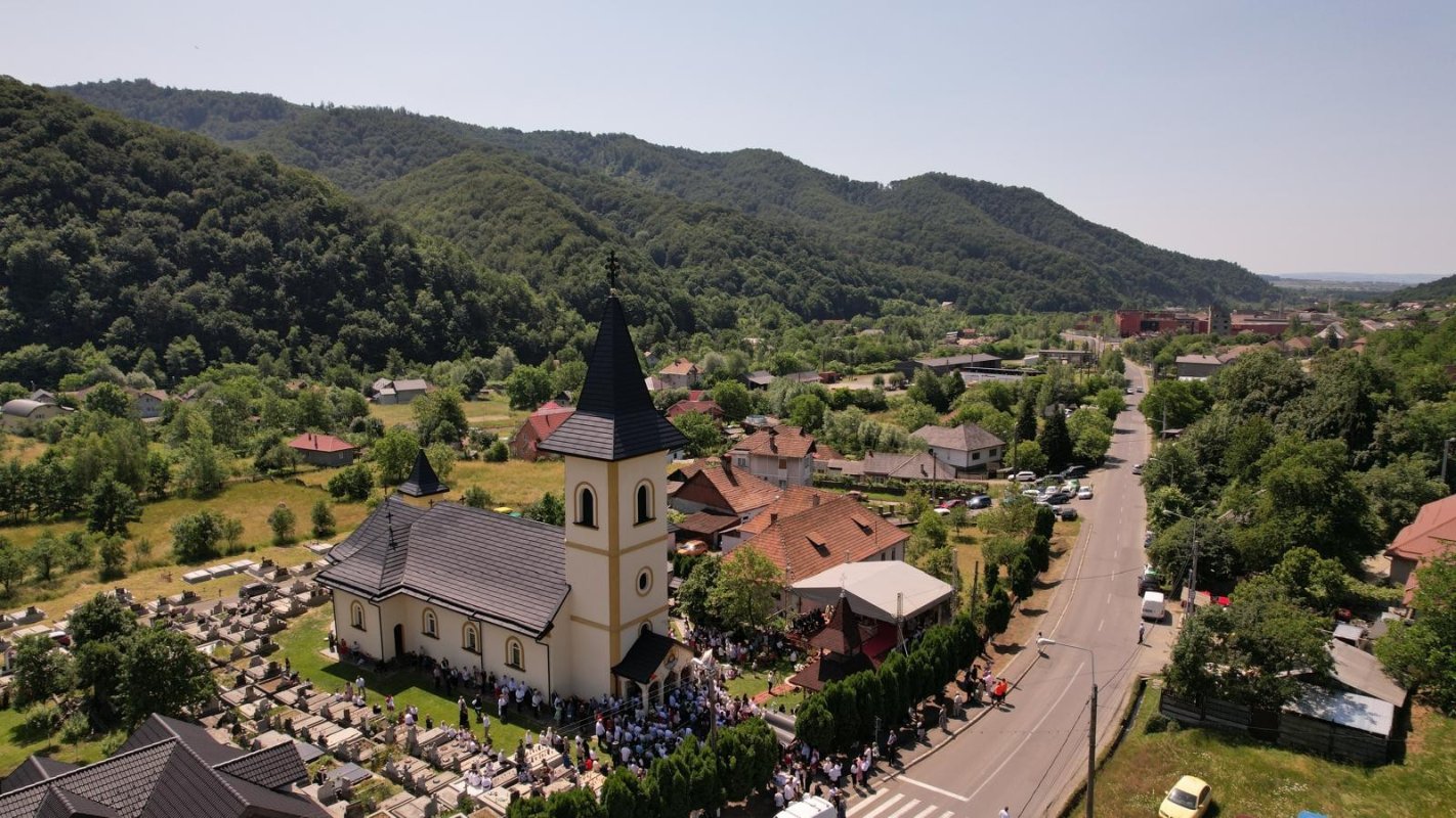 Târnosirea bisericii din cartierul Ferneziu, municipiul Baia Mare 334824