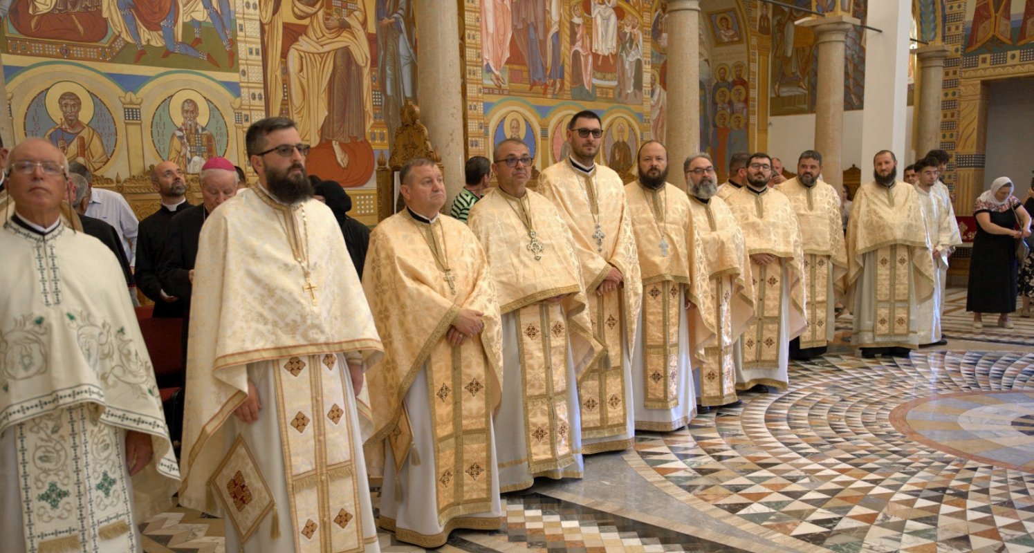 Biserica Parohiei Padova I din Italia a fost târnosită de patru ierarhi 334914