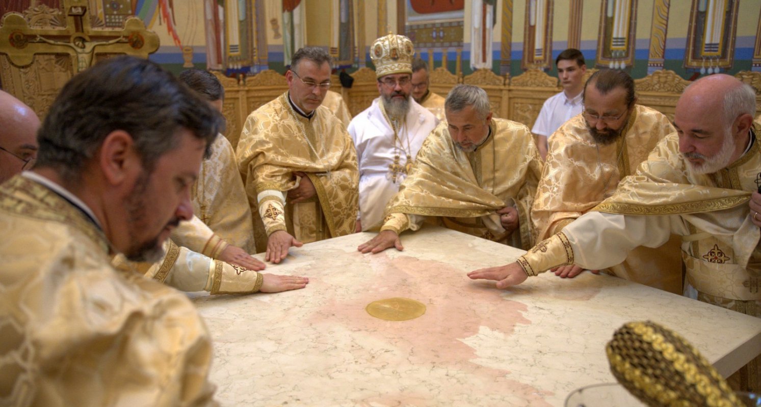 Biserica Parohiei Padova I din Italia a fost târnosită de patru ierarhi 334915