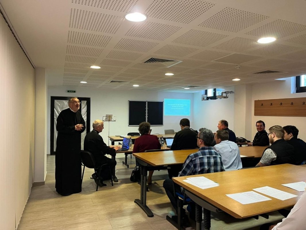 Concursuri pentru ocuparea a patru posturi didactice la Facultatea de Teologie Ortodoxă din Iași 334905