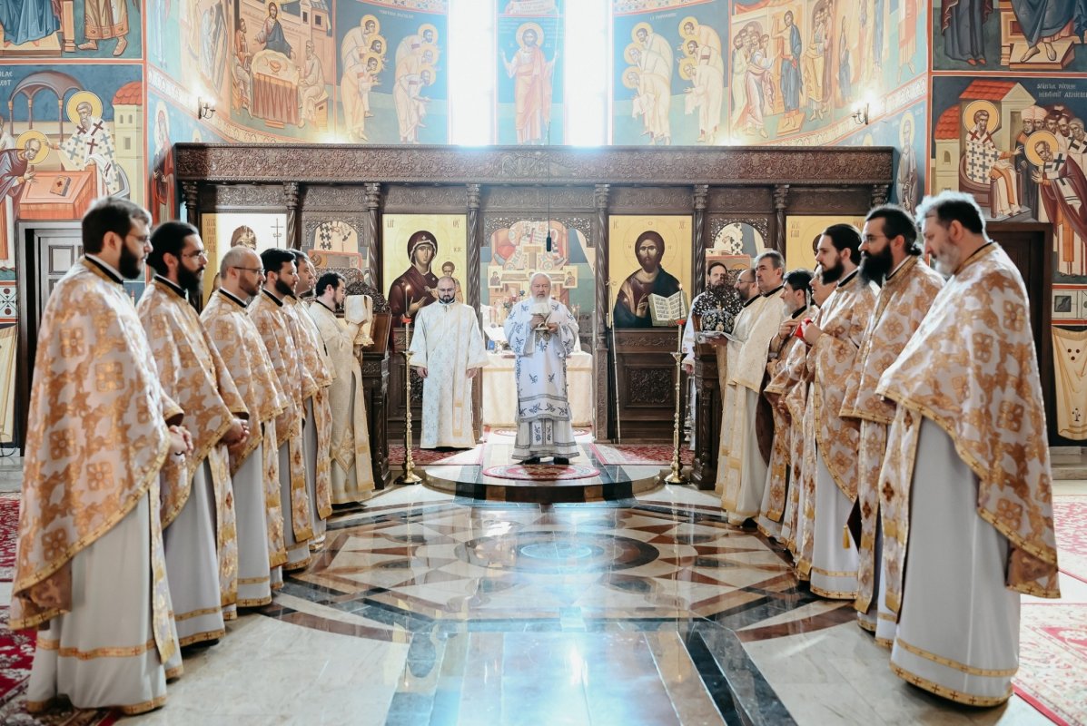 Festivitate de absolvire la Facultatea de Teologie Ortodoxă din Cluj-Napoca 334876