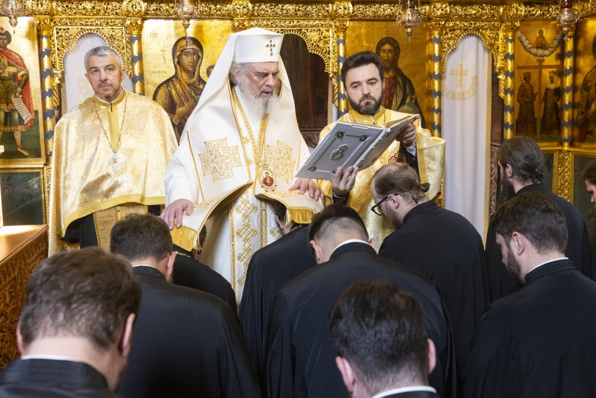 Hirotesii de duhovnici la Paraclisul istoric al Reședinței Patriarhale 334935
