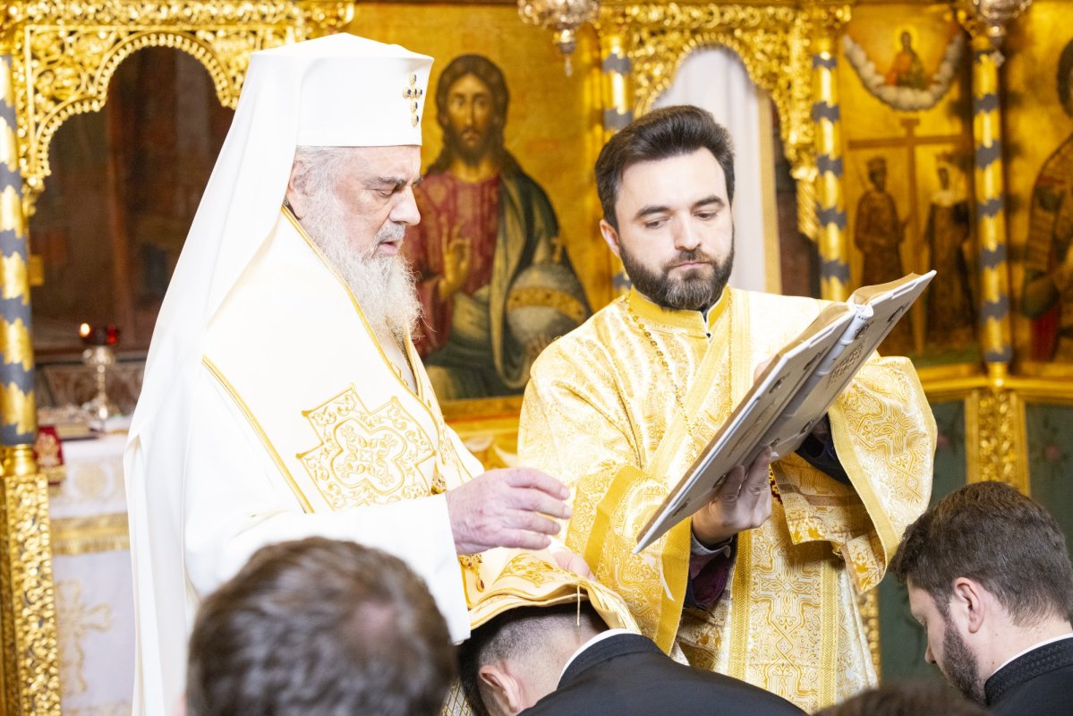 Hirotesii de duhovnici la Paraclisul istoric al Reședinței Patriarhale 334936