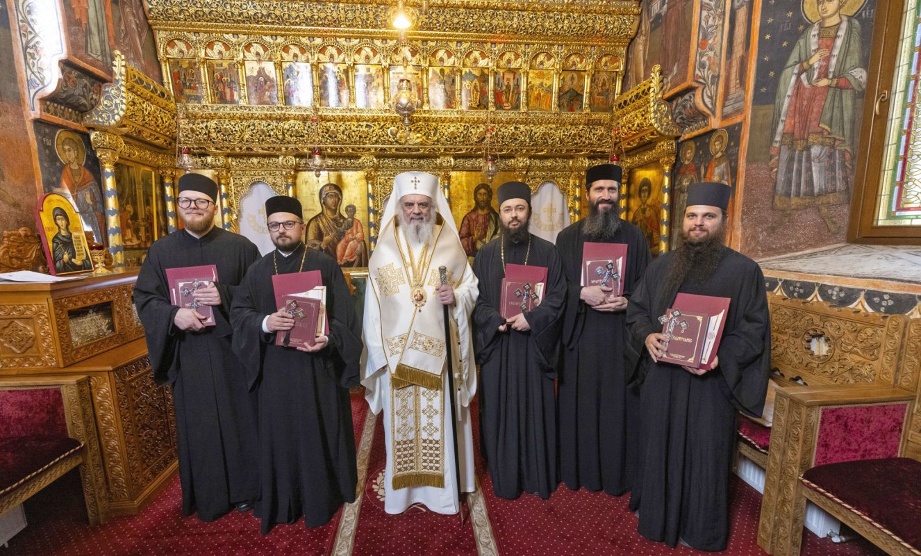 Hirotesii de duhovnici la Paraclisul istoric al Reședinței Patriarhale 334938