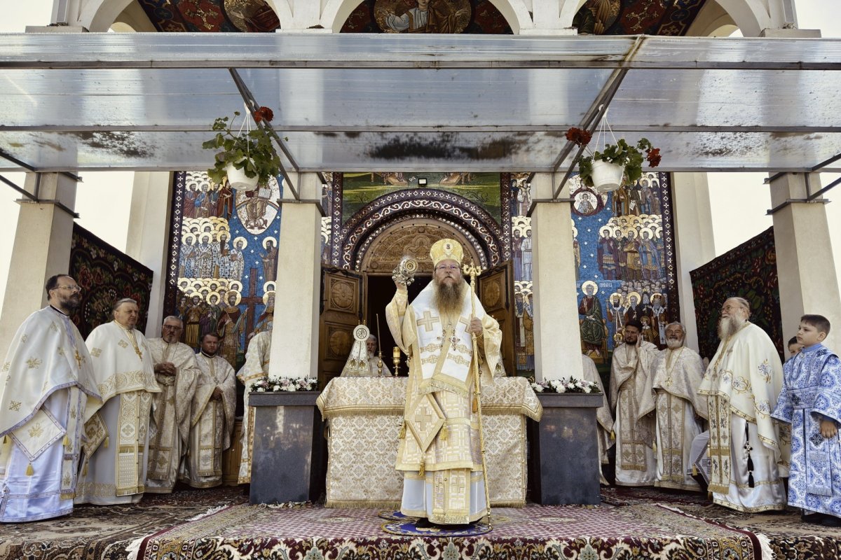 Hramul schitului de la Gura Izvorului, judeţul Harghita 334890