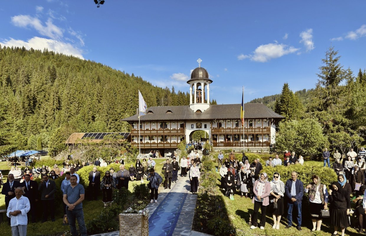 Hramul schitului de la Gura Izvorului, judeţul Harghita 334891