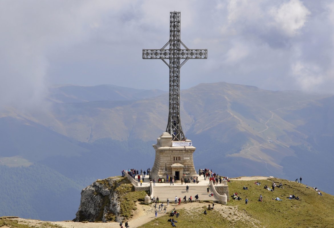 Drapelul urcat la Crucea de pe Caraiman 334980