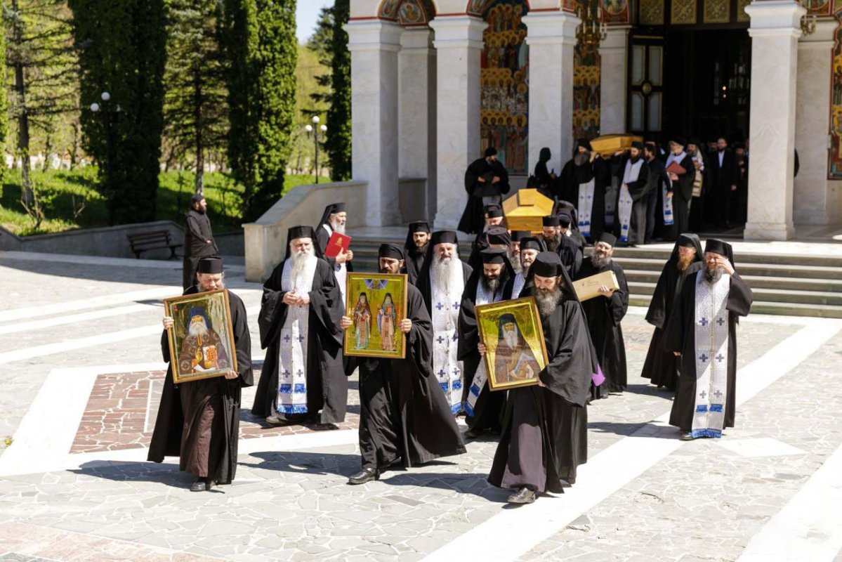 Proclamarea locală a canonizării Sfinților Cuvioşi Paisie și Cleopa la Mănăstirea Sihăstria 335025