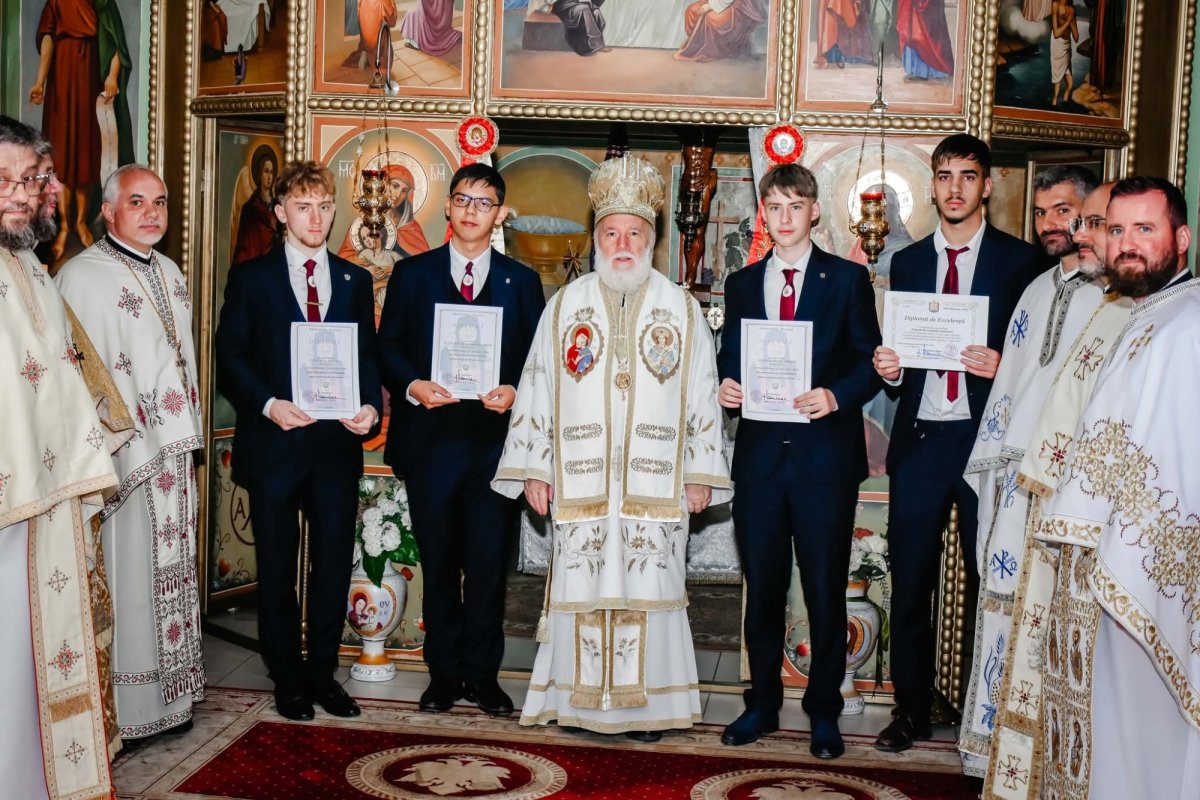 Încheierea unui an de studiu la Seminarul Teologic tulcean 335087