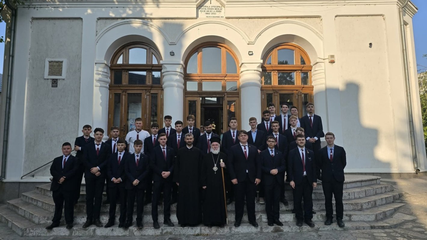 Încheierea unui an de studiu la Seminarul Teologic tulcean 335088
