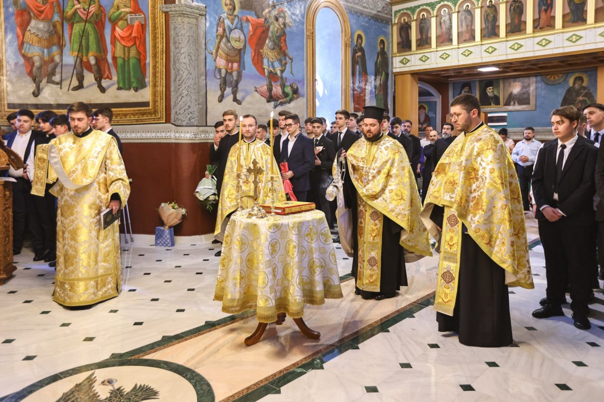 Moment de bucurie și bilanț la Seminarul Teologic din Buzău 335086