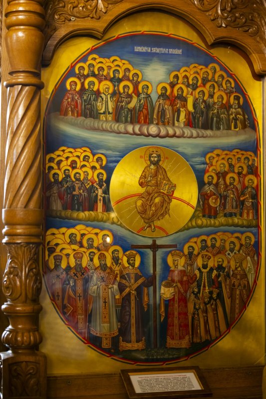 Sărbătoare la mănăstirea bucureșteană închinată sfinților din neamul nostru 335241