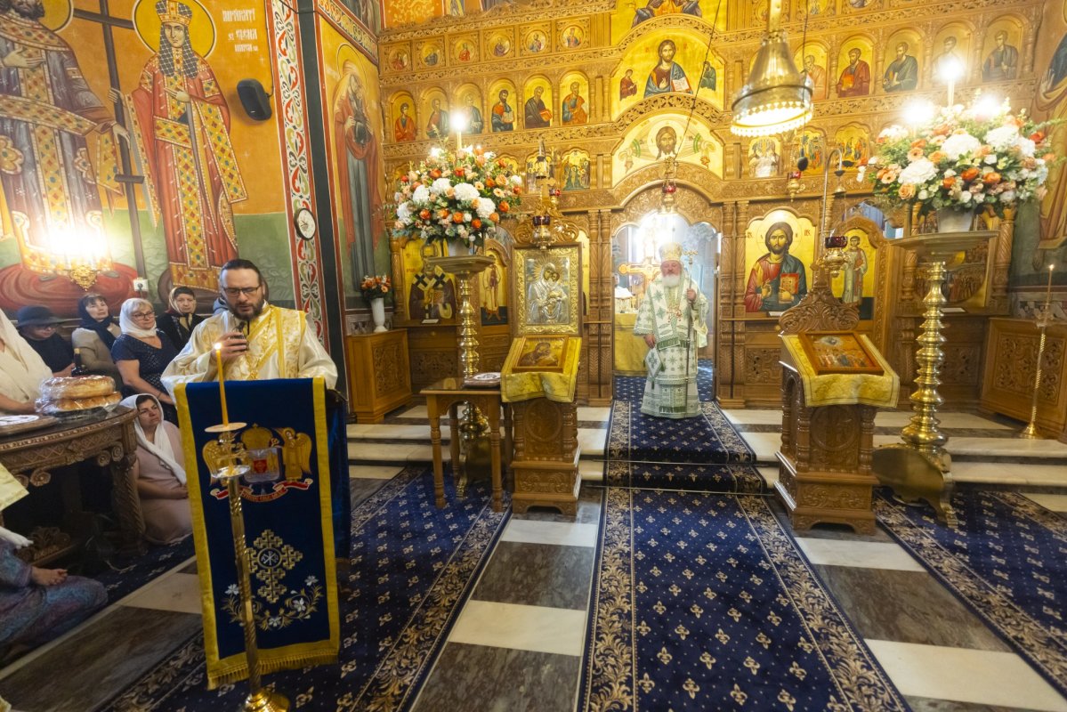 Sărbătoare la mănăstirea bucureșteană închinată sfinților din neamul nostru 335247