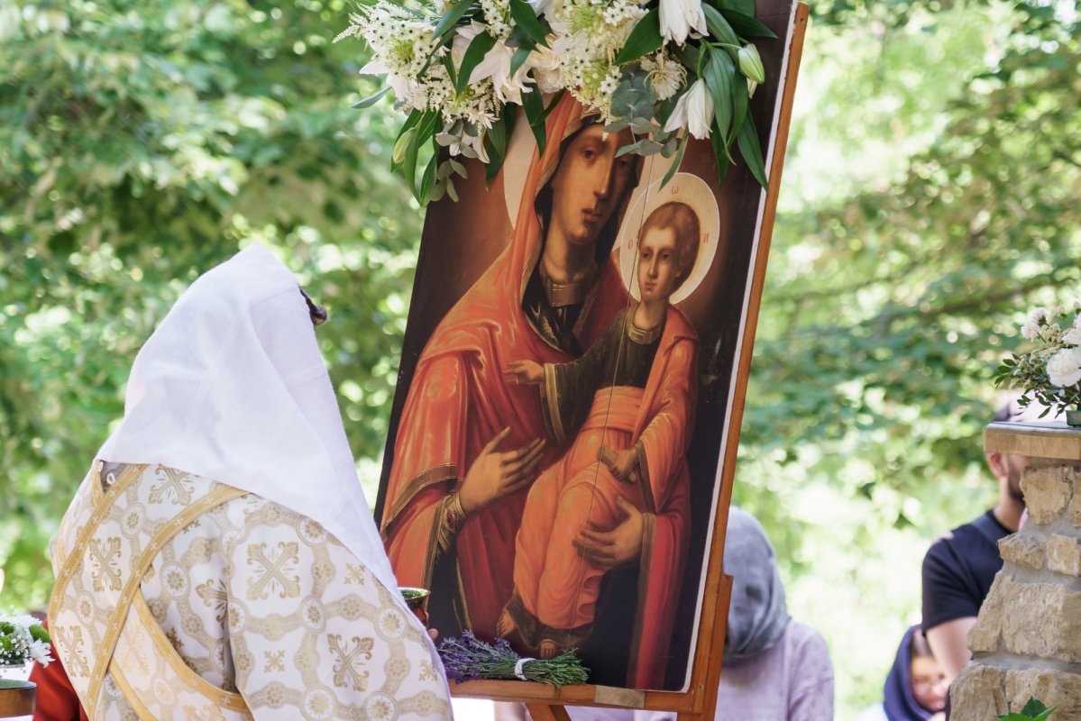 Sfinții români sărbătoriți la Mănăstirea Bucium 335226