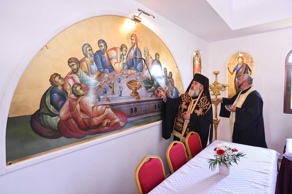 Sfințirea așezământului parohial din localitatea buzoiană Calvini 335307