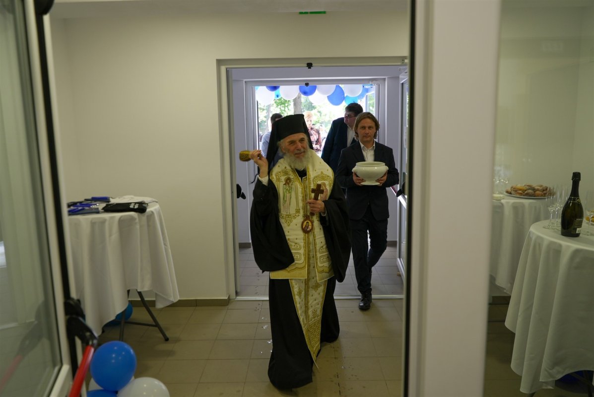 Inaugurarea şi binecuvântarea unui nou cămin studenţesc la Galaţi 335429