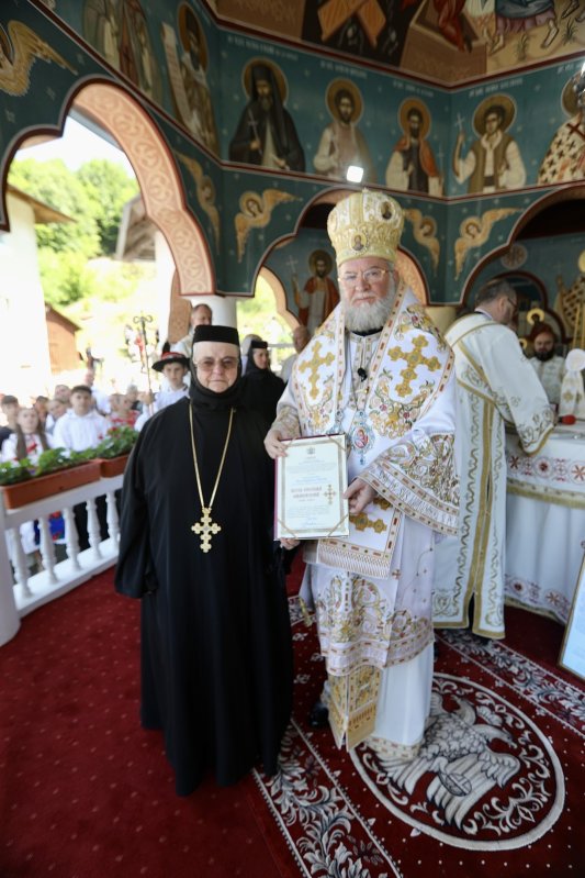 Momente de împlinire și aniversare în Episcopia Maramureșului și Sătmarului 335423