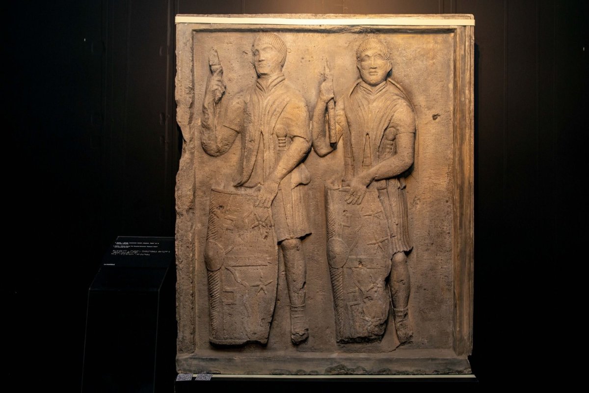 Replici după artefacte din toate epocile istorice 335323