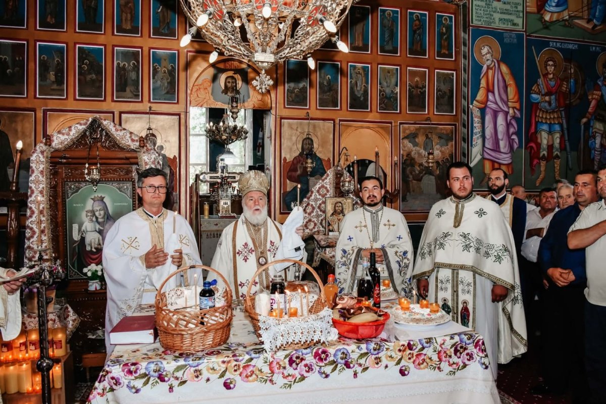 Sărbătoarea Sfinților Români în parohia tulceană Ostrov 335416