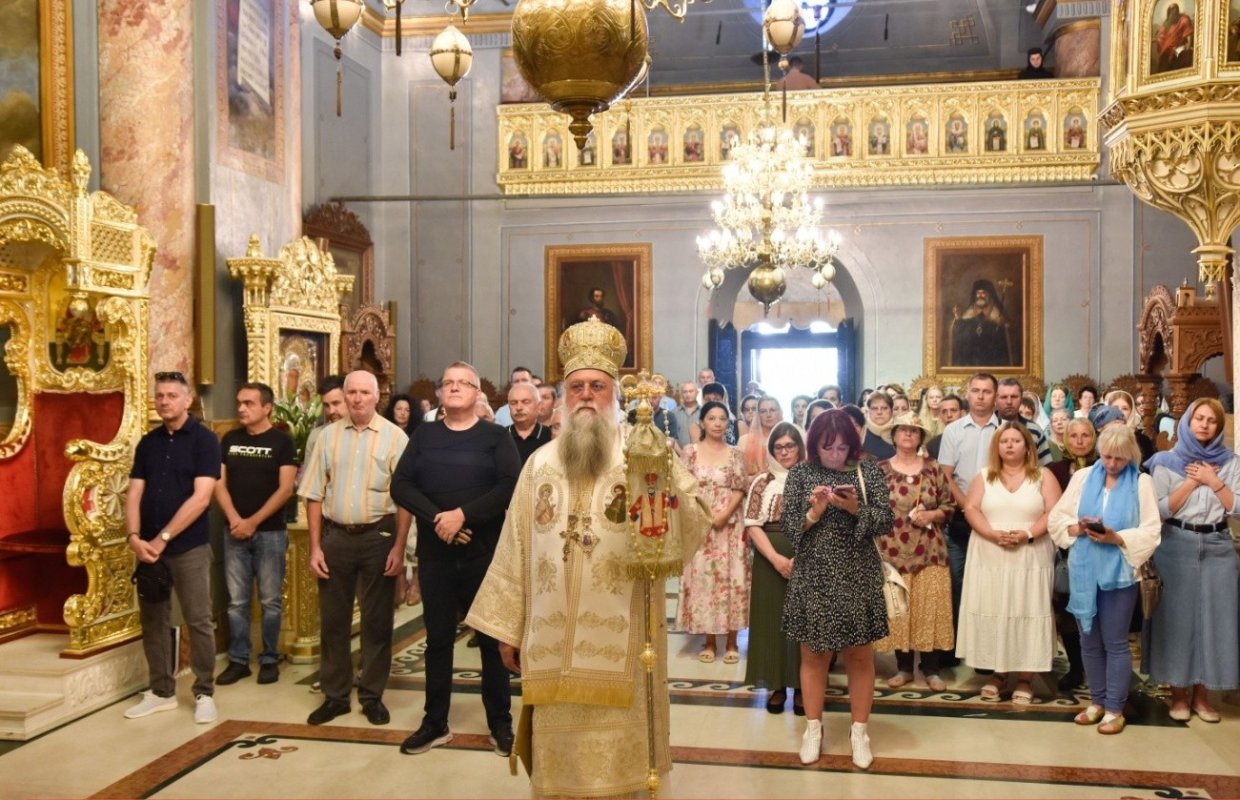 Binecuvântare în Duminica Sfinților Români la Râmnicu Vâlcea 335539