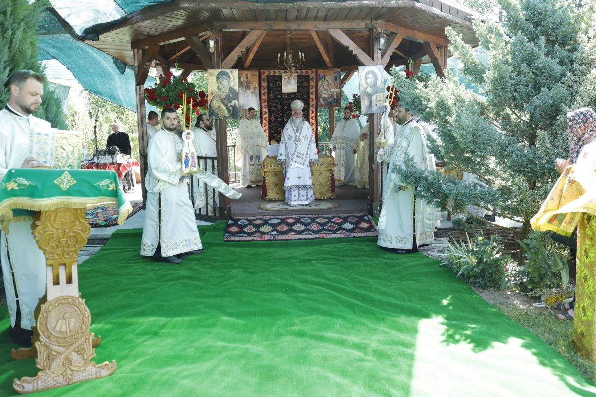 Hramul Mănăstirii Icoana din Gorj 335542