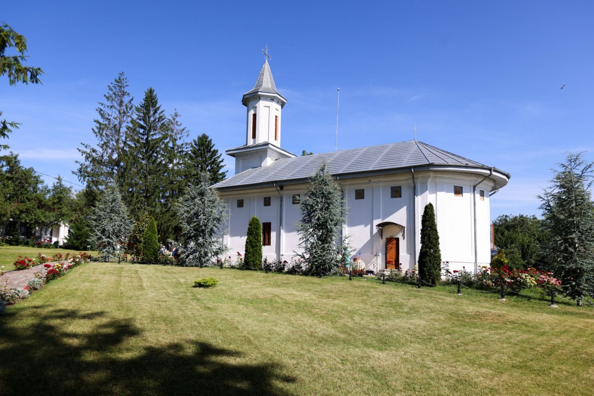 Modelul monahilor, cinstit la mănăstirea vrânceană Rogozu 335551