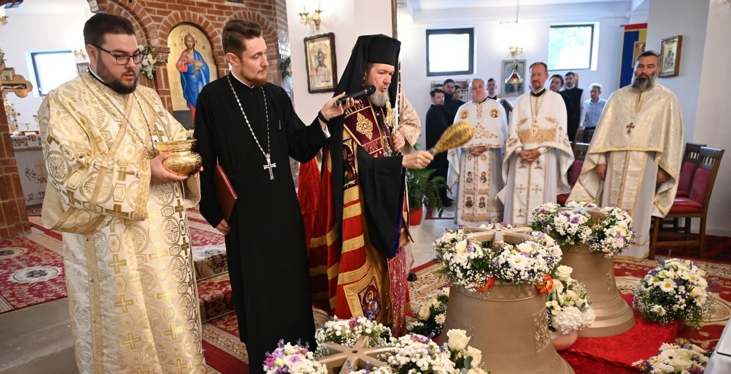 Clopote noi pentru o biserică din Oradea 335598