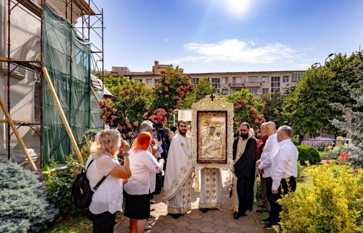 Evenimente duhovnicești la Parohia „Sfântul Ioan Botezătorul” din Bacău 335614