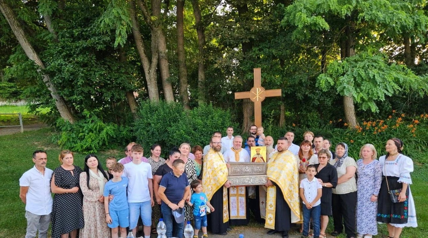 Pelerinaj cu sfinte moaște la parohii românești din sud-estul Austriei 335618