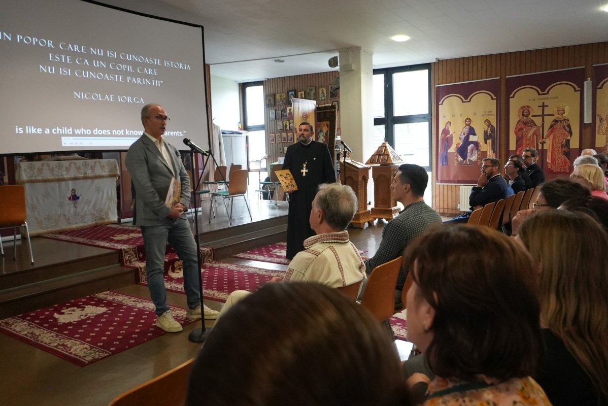 Peste 1.000 de persoane au vizionat, în Germania, filmul documentar „Coroana României” 335582