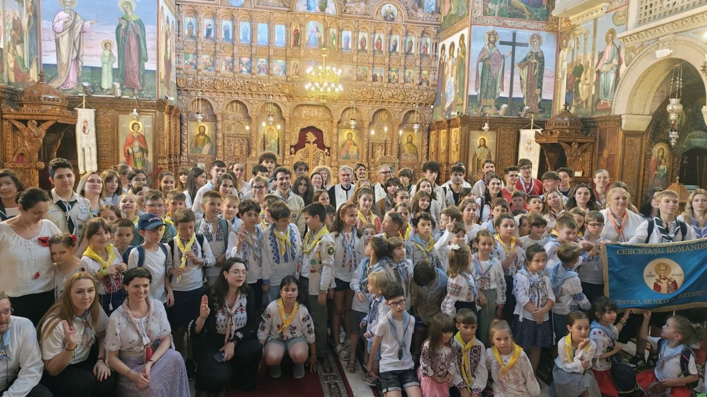 Cercetașii României, în sărbătoare la o biserică din Capitală 335679