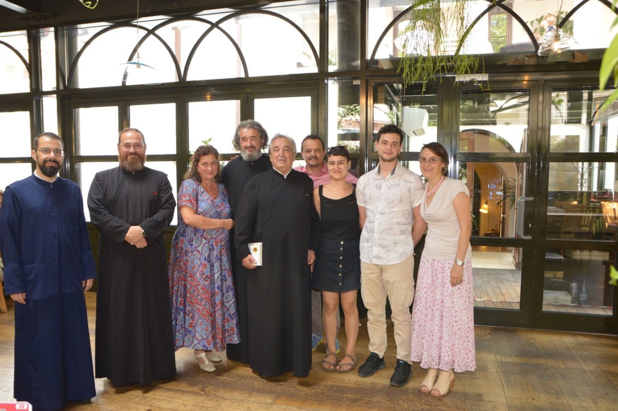 Locul unde dragostea nu cade niciodată şi se bucură de adevăr 335116