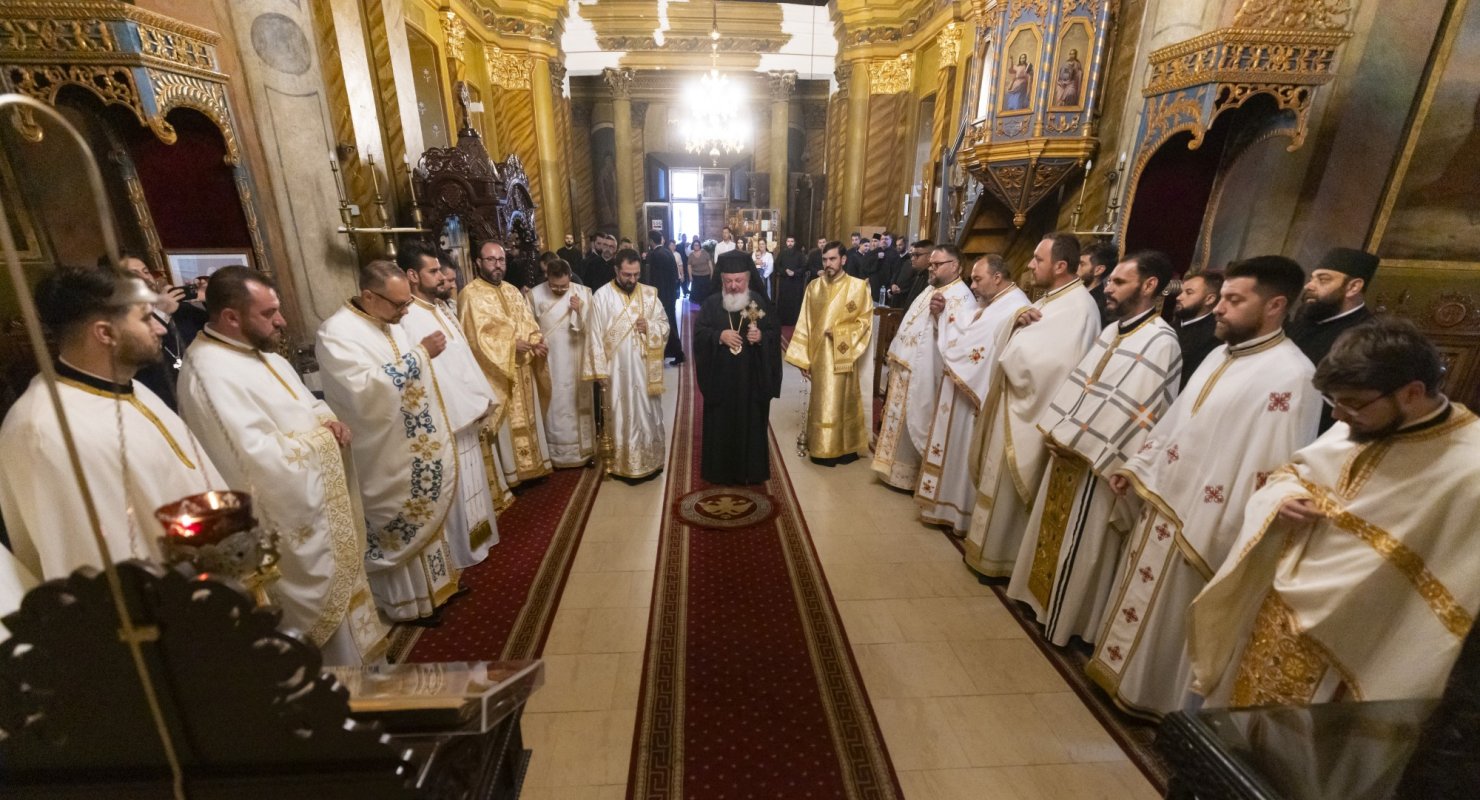 Cursuri pentru obținerea gradelor clericale organizate în Capitală 335829