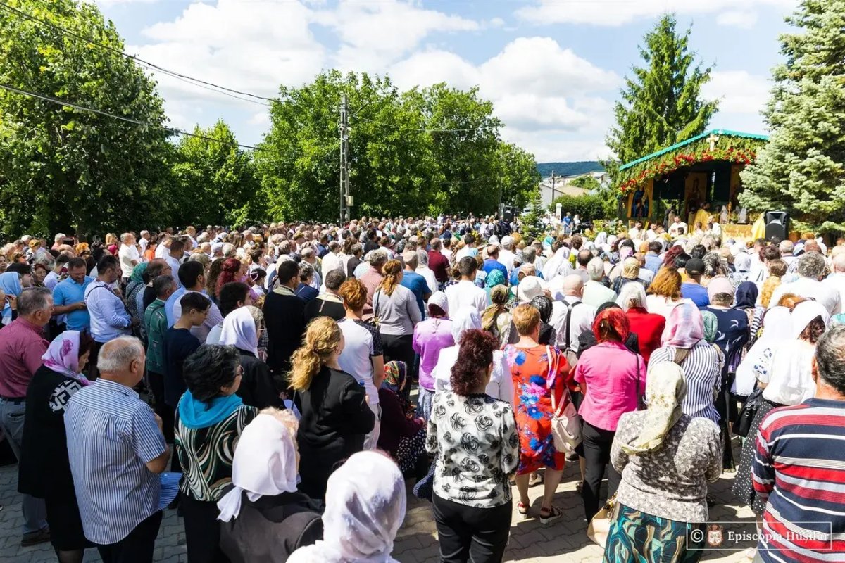 Hramul Catedralei Episcopale din Huși 335783
