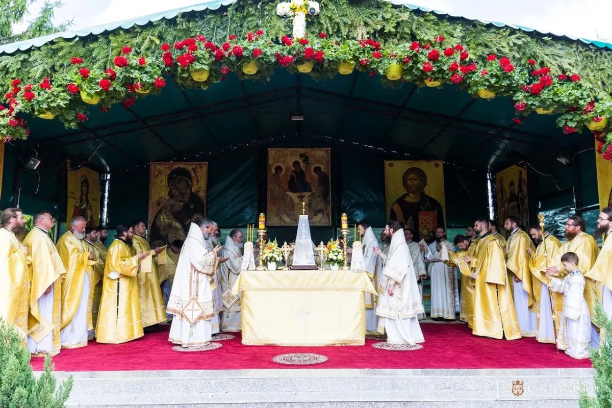 Hramul Catedralei Episcopale din Huși 335784