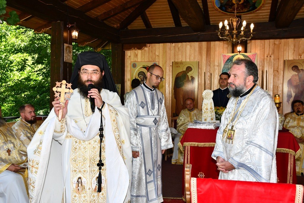 Popas de rugăciune la Schitul Bogâltin din Caraș‑Severin 335795