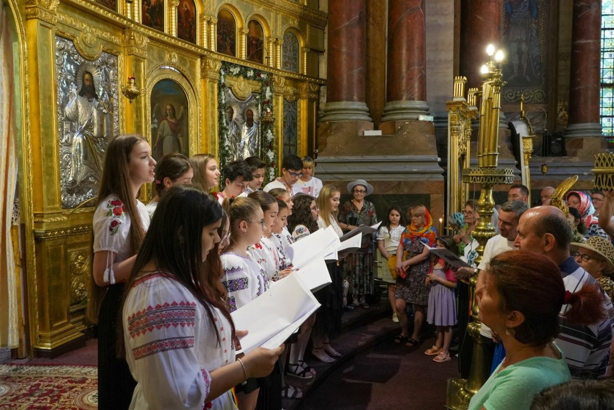 Sărbătoare la catedrala veche din Brăila 335810