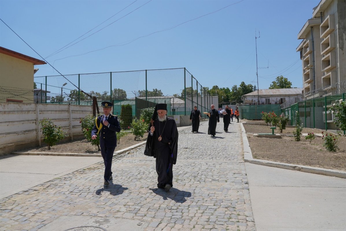 Activităţi cultural-educative şi social-filantropice la Penitenciarul Galaţi 335956