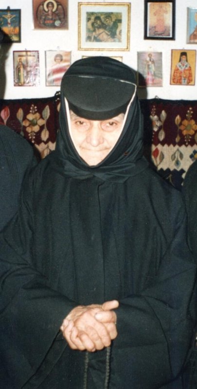 Canonizarea a 16 femei cu viață sfântă 335996