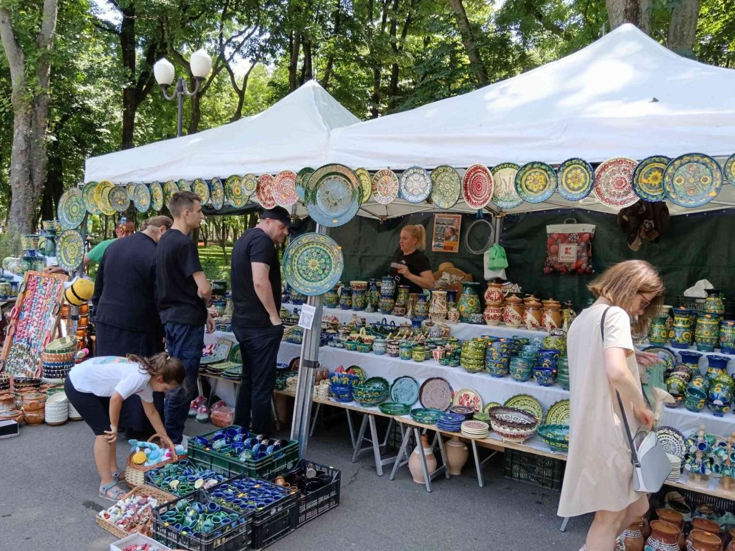 O reașezare a istoriei Târgului de Ceramică „Cucuteni 5000” 335858