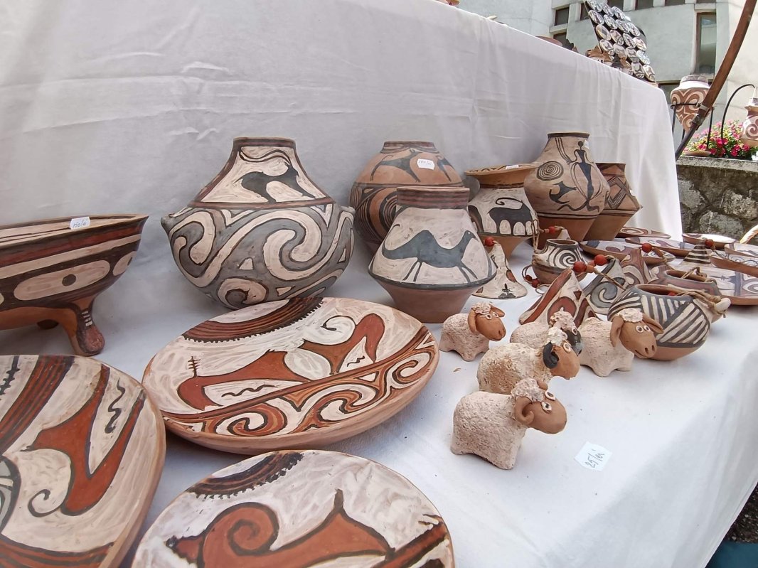O reașezare a istoriei Târgului de Ceramică „Cucuteni 5000” 335863