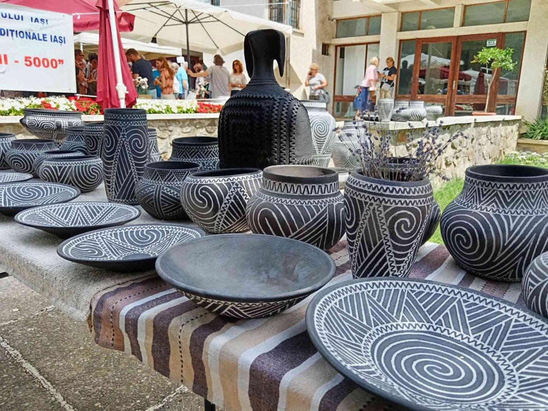 O reașezare a istoriei Târgului de Ceramică „Cucuteni 5000” 335864