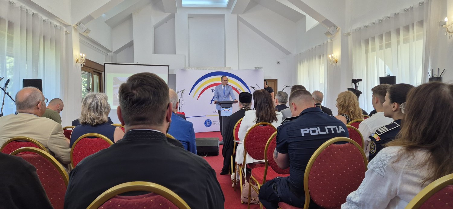 Bucuria întâlnirii şi a comuniunii multor tineri români de peste hotare - Programul de Tabere „ARC” 336119