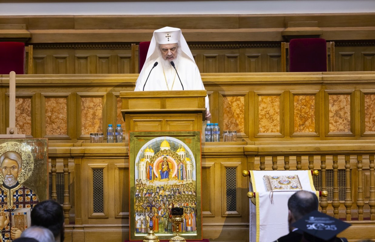 Misiunea absolvenților de Teologie este slujirea continuă a lui Dumnezeu și a semenilor 336148