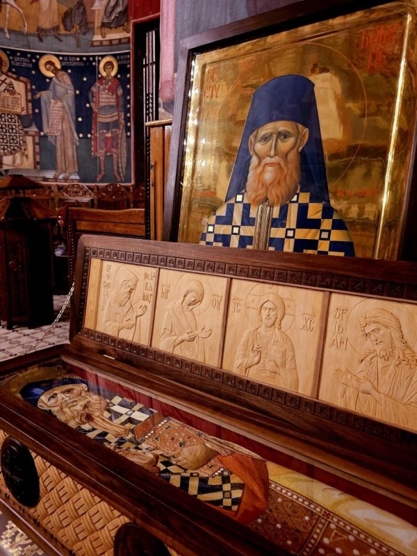 Moaștele Sfântului Cuvios Dometie așezate spre închinare la Râmeț 336088