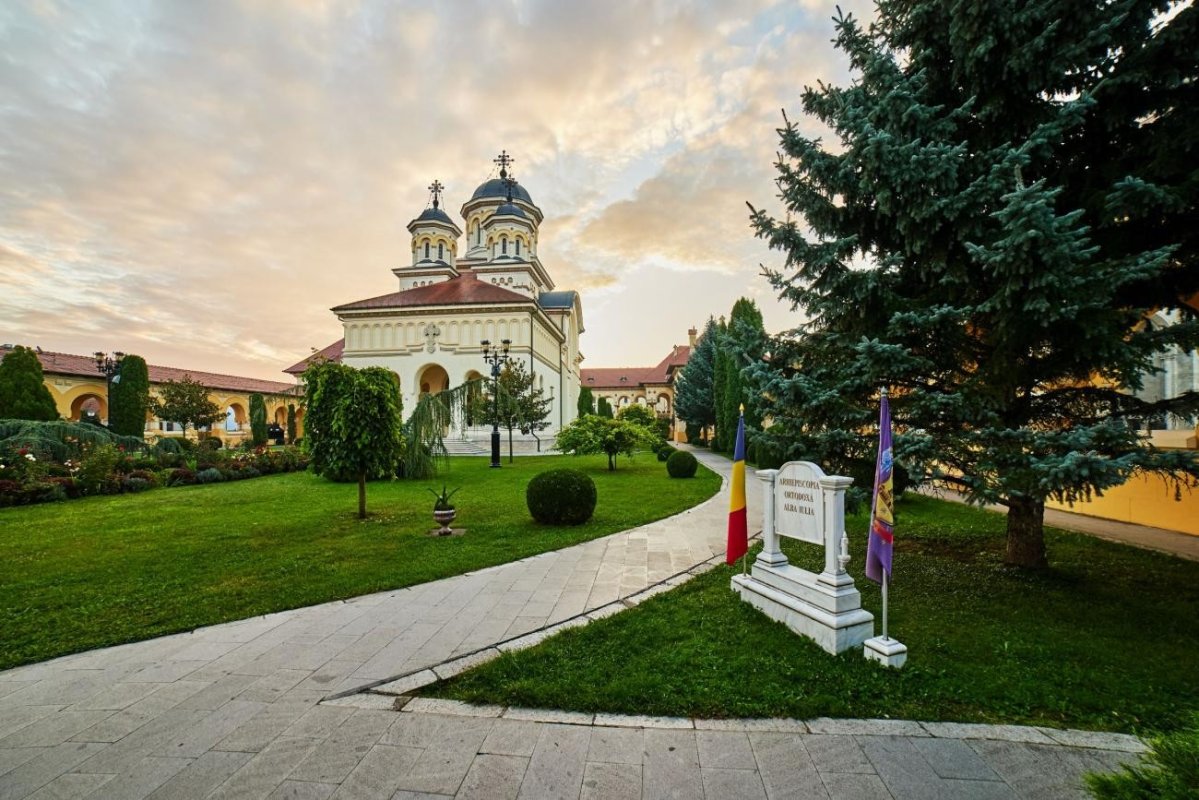 Sprijin pentru comunități aflate în suferință oferit de Arhiepiscopia Alba Iuliei 336093