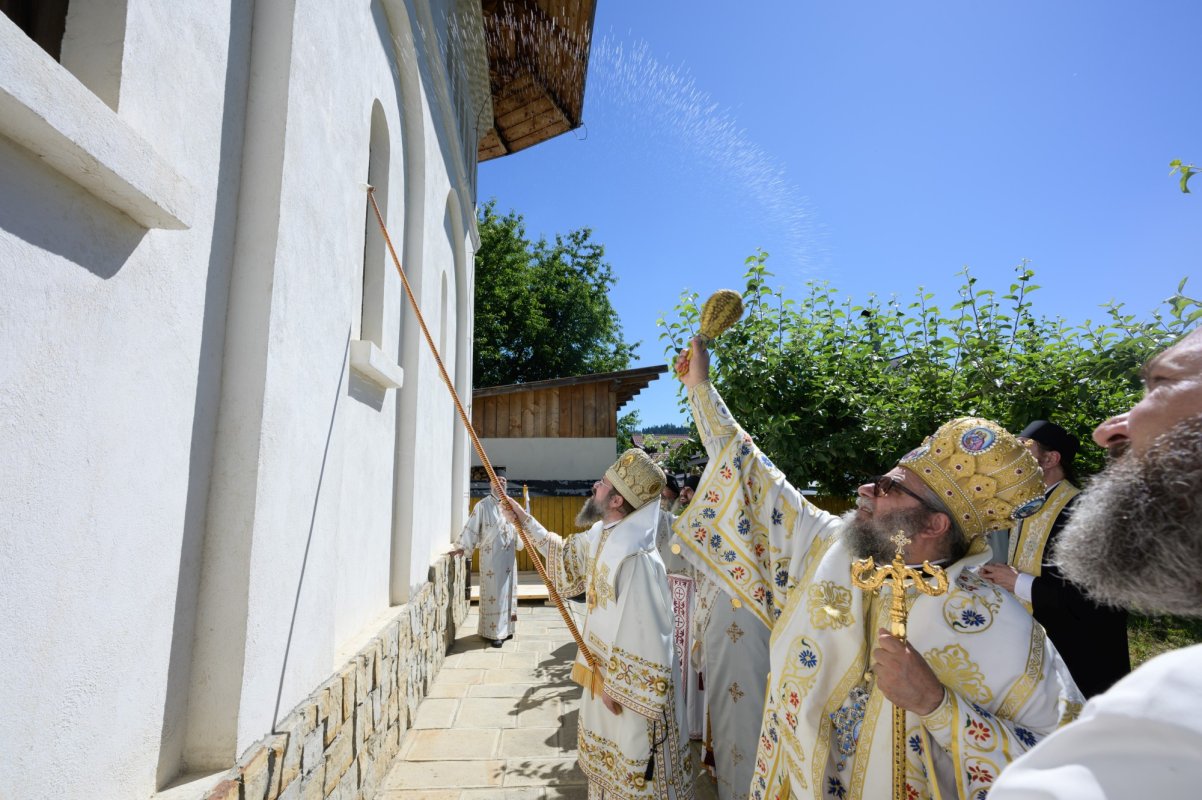 Mănăstirea Putna și-a îmbogățit patrimoniul cu un nou paraclis 336201